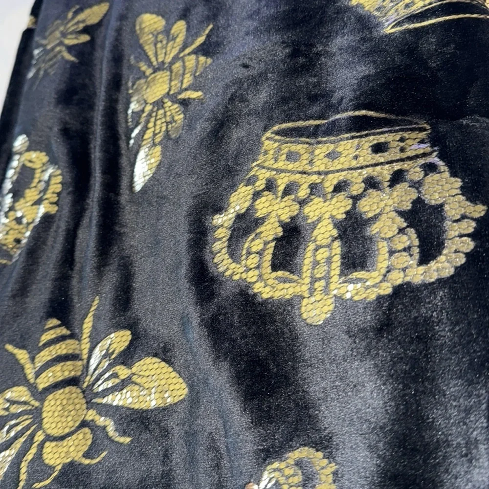 Juicy Couture Gold Foil Queen Of Couture Queen Bee Logo Throw Blanket 🐝🐝👑👑